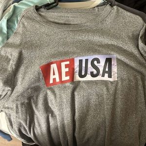 American Eagle / Size Large